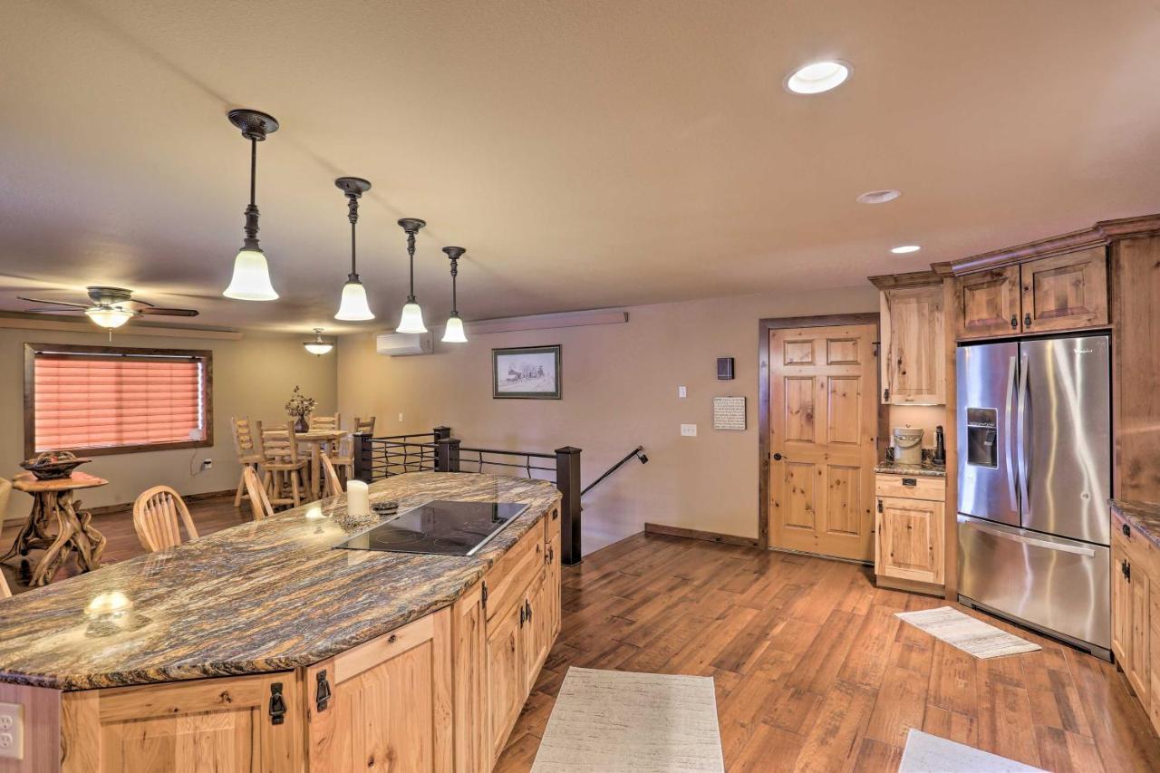 Modern Deadwood Apt With Mountain Views And Grill! Exterior photo
